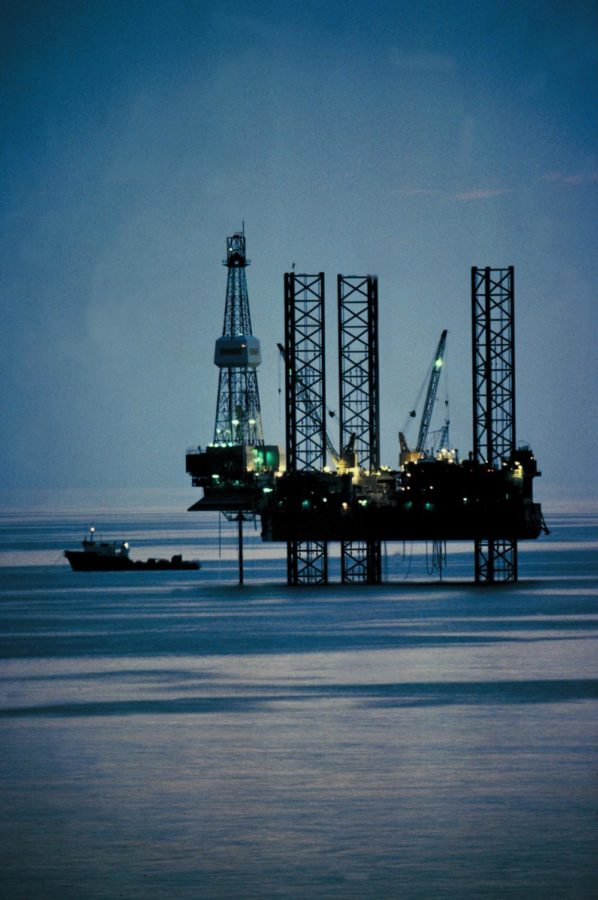 oil-rig-jackup-rig-offshore-drilling-vehicle-2268196